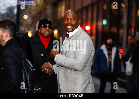 New York, New York, Stati Uniti d'America. Gen 8, 2019. L'attore americano Terry equipaggi è visto lasciare un programma televisivo di New York negli Stati Uniti il martedì, 08. Credito: William Volcov/ZUMA filo/Alamy Live News Foto Stock