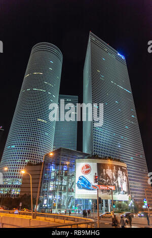 Tel Aviv, Israele - 4 Marzo 2017 : vista notturna del centro Azrieli a Tel Aviv, Israele Foto Stock