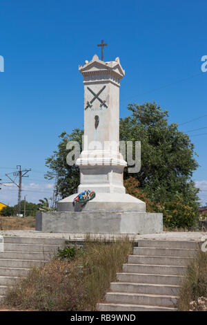 Un monumento al sito della morte di soldati russi durante la Guerra di Crimea nella città di Evpatoria, Russia Foto Stock