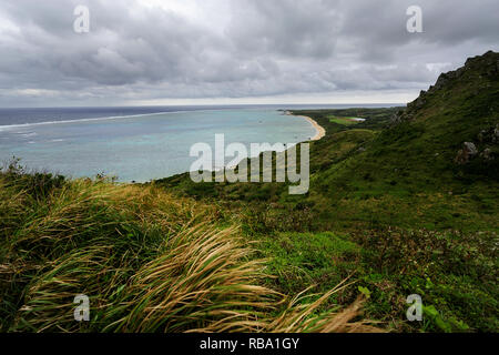 Vista generale del litorale di Cape Hirakubo-saki sull Isola di Ishigaki in Prefettura di Okinawa, in Giappone Foto Stock