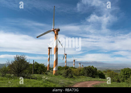 Bnei Rasan turbine eoliche vicino Kibbutz Ein Zivan nel Golan. Israele Foto Stock