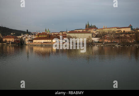 19 Praga, Repubblica Ceca - 2 gennaio 2019: Elegante sala del Museo Nazionale di Praga upload sul Web: Fotografia Immagini: 1A QC: 1 Foto Stock