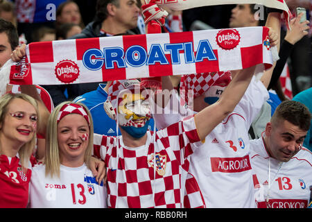 Zagabria, Croazia - 24 gennaio 2018: Campionati Europei negli uomini la pallamano, EHF EURO 2018 main round match Croazia vs. Francia 27:30. Ventole croato Foto Stock