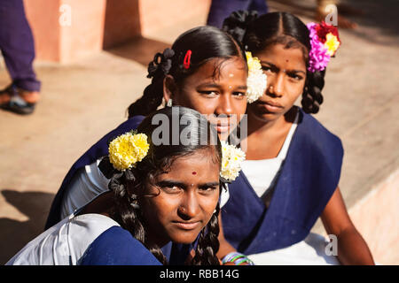 Arunachala, Tiruvannamalai, Tamil Nadu in India, 30 Gennaio 2018: Studente ragazze nella scuola pubblica Foto Stock