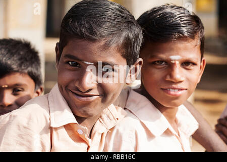 Arunachala, Tiruvannamalai, Tamil Nadu in India, 30 Gennaio 2018: studenti ragazzi nella scuola pubblica Foto Stock