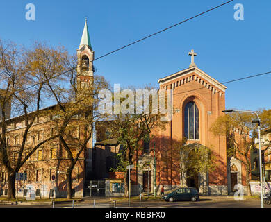 Facciata principale della Chiesa di Santa Maria del Rosario chiesa. Vista dalla piazza del Rosario. Milano, lombardia, italia. Foto Stock