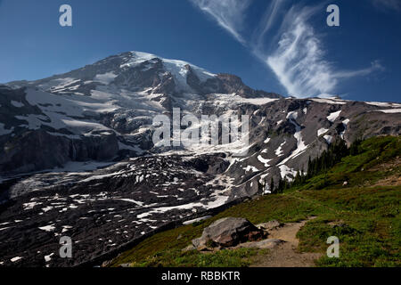 WA15676-00...WASHINGTON - Il ghiacciaio Nisqually Vista dal ghiacciaio in vista del monte Rainier National Park. Foto Stock