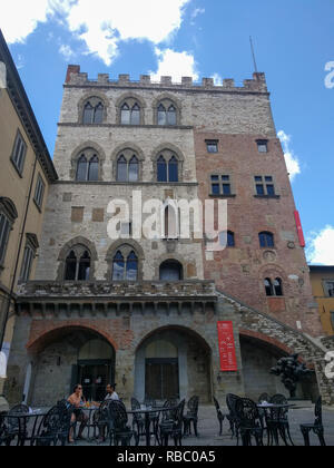 L'Italia, Prato - 01 Luglio 2017: il punto di vista del Palazzo Pretorio il 01 luglio 2017, Toscana, Italia Foto Stock