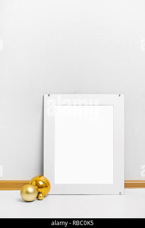 Immagine di un ornato cornice bianca mockup pittura di scena Foto Stock
