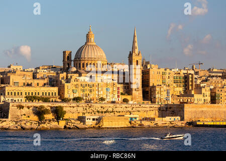 Malta, Malta, La Valletta, vista sulla Città Vecchia con la Co-Cattedrale di San Giovanni Foto Stock