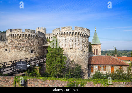 La Serbia, Belgrado, Parco Kalemegdan, Fortezza di Belgrado, Zinden gate e torri Foto Stock
