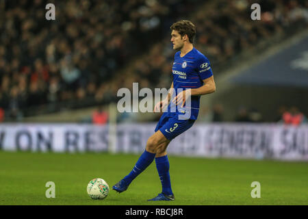 8 gennaio 2019, Wembley, Londra, Inghilterra; Carabao Coppa EFL, Semi-Final, Tottenham vs Chelsea ; Marcos Alonso (03) del Chelsea con la sfera Credito: Mark Cosgrove/News immagini English Football League immagini sono soggette a licenza DataCo Foto Stock