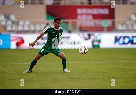 9 gennaio 2019 : Gurbangeldi Batyrow del Turkmenistan durante il Giappone v Turkmenistan presso l'Al-Nahyan Stadium di Abu Dhabi, Emirati arabi uniti, AFC Asian Cup, Asian campionato di calcio. Ulrik Pedersen/CSM. Foto Stock