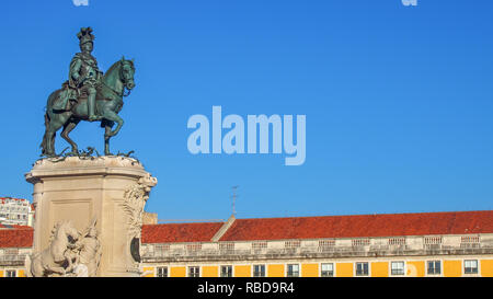 Statua di re Jose I di Machado de Castro a Praca do Comercio, Lisbona, Portogallo Foto Stock