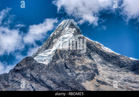 L'iconico Artesonraju, la montagna, raffigurato nella Paramount Pictures icona. Foto Stock