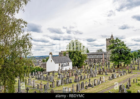Vista dal castello di Stirling sul sagrato; Blick vom Castello di Stirling auf den Friedhof des Ortes Foto Stock