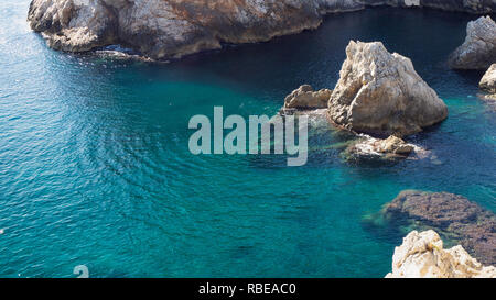 Acqua azzurra nel mare Adriatico in Croazia Foto Stock