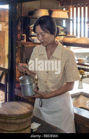 Il capitano Cook, Hawaii - La cucina della casa colonica Uchida presso il caffè Kona Storia viva Farm. Immigrato giapponese Daisaku Uchida e la sua famiglia op Foto Stock