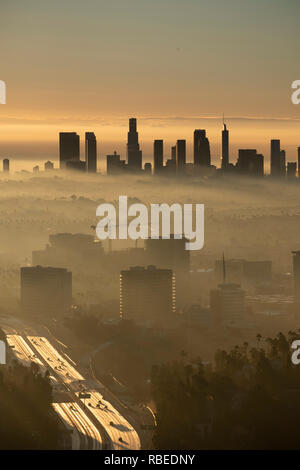 Drammatico tramonto su Downtown LA CITTÀ Foto Stock