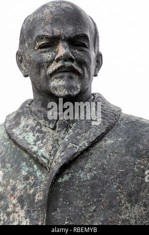 Parte di lunghezza completa la statua di Lenin al Memento Park o Parco delle Statue, (Szoborpark) Budapest, Ungheria Foto Stock