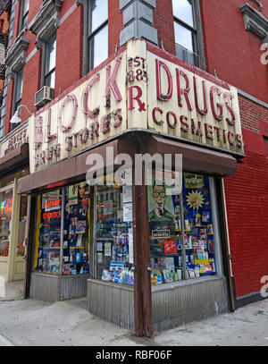 Blocco Farmacie Farmacia frontage, in Rosso, neon, 101 2a Ave, New York, NY 10003, USA - Est 1885, dal russo Alexander blocco Foto Stock