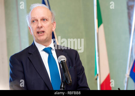 Foto LaPresse/Nicol&#xf2; campo 10/01/2019 Rivoli (Torino) (Italia) Cronaca Liceo Scientifico Statale di Rivoli di Charles Darwin, inaugurazione nuovo spazio studenti "Ventidue Novembre' in ricordo della morte dello studente Vito Scafidi il 22 Novembre 2008 Nella foto: Marco Bussetti Foto LaPresse/Nicol&#xf2; campo 10 gennaio 2019 Rivoli (Torino) (Italia) News Liceo Scientifico Statale di Rivoli di Charles Darwin, inaugurazione del nuovo spazio dello studente "ventidue novembre " in memoria della morte dello studente Vito Scafidi il 22 novembre 2008 nell'immagine: Marco Bussetti Foto Stock