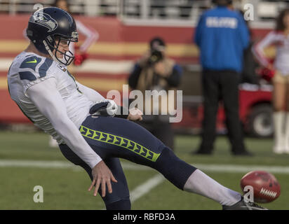 Santa Clara, California, USA. 1a gen, 2017. Seattle Seahawks punter Jon Ryan (9), domenica 1 gennaio 2017, a Levis Stadium di Santa Clara, California. Il Seahawks sconfitto il 49ers 25-23. Credito: Al di Golub/ZUMA filo/Alamy Live News Foto Stock