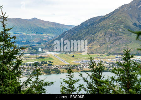 Piano il decollo dall'aeroporto di Queenstown, Nuova Zelanda Foto Stock