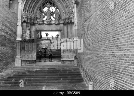 Pareti esterne della Cattedrale di Santa Cecilia di Albi, Francia meridionale Foto Stock