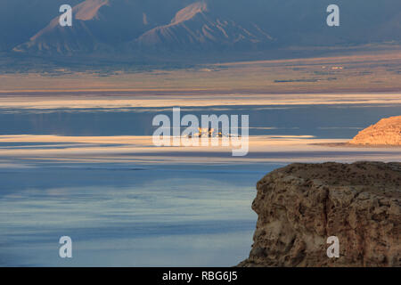 Sanduq Isola, uno dei laghetti isola del lago di Urmia, collocato nel nord-ovest del lago di Urmia Foto Stock