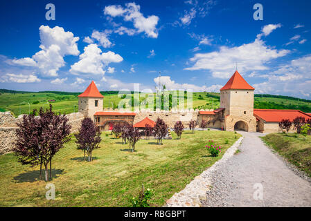 Rupea, Romania. Resti della cittadella medievale in Transilvania famosa attrazione di Brasov county. Foto Stock