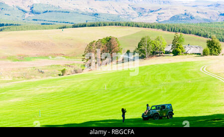 Harrismith, Sud Africa - 02 Ottobre 2015: 4x4 di formazione del conducente a Camp Jeep nel Drakensberg Foto Stock