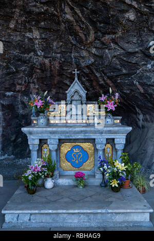 Lourdes la grotta, Sekiguchi chiesa cattolica, la Cattedrale di Santa Maria, Bunkyo-Ku, Tokyo, Giappone Foto Stock