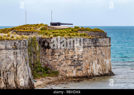 Signor Commissario's house preso dal ponte di P&O Arcadia Ormeggiata al pontile del patrimonio, Hamilton, Burmuda. Foto Stock