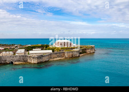 Signor Commissario's house preso dal ponte di P&O Arcadia Ormeggiata al pontile del patrimonio, Hamilton, Burmuda. Foto Stock