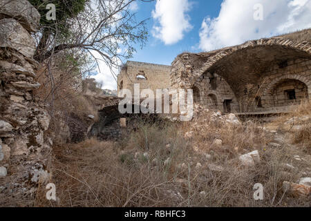 Israele, Gerusalemme, Lifta, deserta villaggio arabo nella periferia di Gerusalemme. La sua popolazione è stata condotta fuori durante gli sforzi per alleviare l'Assedio di Foto Stock