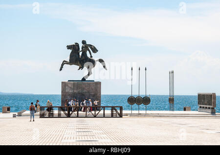 Il lungomare di Salonicco è doiminated dalla statua di Alessandro il Grande Foto Stock