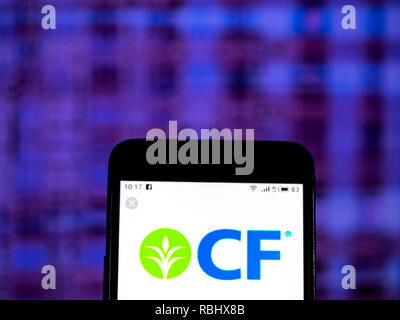 CF Industries Manufacturing Company logo che si vede visualizzato sul telefono intelligente. Foto Stock