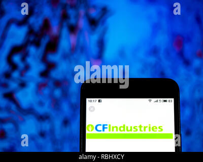 CF Industries Manufacturing Company logo che si vede visualizzato sul telefono intelligente. Foto Stock