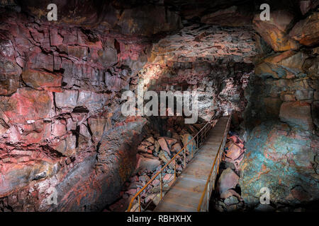 Raufarholshellir tubo di lava grotta, Islanda Foto Stock