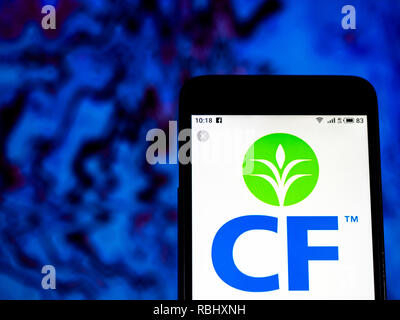 CF Industries Manufacturing Company logo che si vede visualizzato sul telefono intelligente. Foto Stock