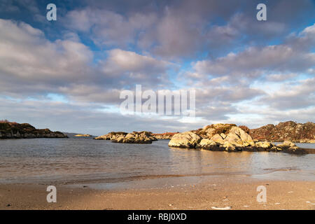 Ardtoe bay a bassa marea, a Ardnamurchan, Lochaber, Scozia. 28 Dicembre 2018 Foto Stock