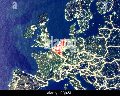 Unione Benelux dallo spazio sulla terra di notte. Molto bene i dettagli del pianeta in plastica con superficie luminose luci della citta'. 3D'illustrazione. Gli elementi di questo Foto Stock