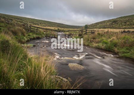 A ovest del fiume Dart accanto a Wistman il legno sul Dartmoor in Devon Foto Stock