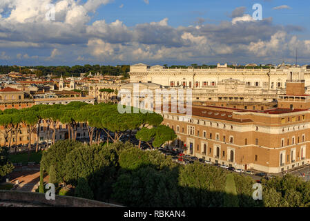Vista di Roma da Castel Sant'Angelo o il castello di Santo Angelo a Roma. Italia Foto Stock