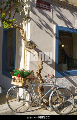 Nafplio, Grecia. Blu paesaggi di sci, ruderi, fauna selvatica sulla e vicino al Arvanitias e Fortezza Palamidi durante il mese di dicembre 2018 Foto Stock