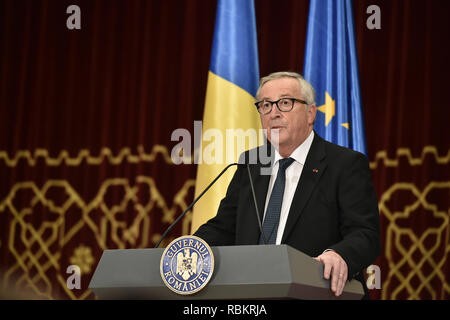 Bucarest, Romania. Decimo gen, 2019. Il Presidente della Commissione Europea Jean Claude Juncker parla durante l inaugurazione ufficiale cerimonia di inizio della Romania assumerà la presidenza del Consiglio dell'Unione europea (UE) a Bucarest, la capitale della Romania, a gennaio 10, 2019. Credito: Xinhua/Alamy Live News Foto Stock