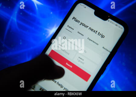 Cracovia in Polonia. Xi gen, 2019. Airbnb app è visibile su un telefono cellulare Android. Credito: Omar Marques/SOPA Immagini/ZUMA filo/Alamy Live News Foto Stock