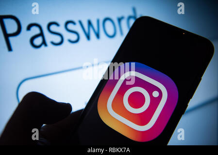 Cracovia in Polonia. Xi gen, 2019. Instagram logo è visibile su un telefono cellulare Android. Credito: Omar Marques/SOPA Immagini/ZUMA filo/Alamy Live News Foto Stock