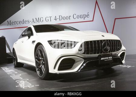 Chiba, Giappone. Xi gen, 2019. La nuova Mercedes-AMG GT 4 porte Coupé auto sportiva sul display al Tokyo Auto Salon 2019 a Makuhari Messe Convention internazionale complessa.Â Tokyo Auto Salon è un automobile mostra che per la presentazione di soluzioni tecnologiche avanzate e di prodotti per auto. Il trade show corre dal 11 gennaio al 13. Credito: Rodrigo Reyes Marin/ZUMA filo/Alamy Live News Foto Stock